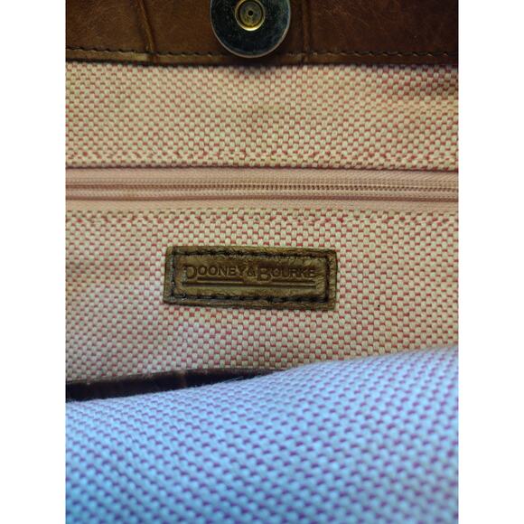 Matching Dooney & Bourke Croc Embossed Cognac Leather Med Cinzia Bag & Wallet - Picture 8 of 13